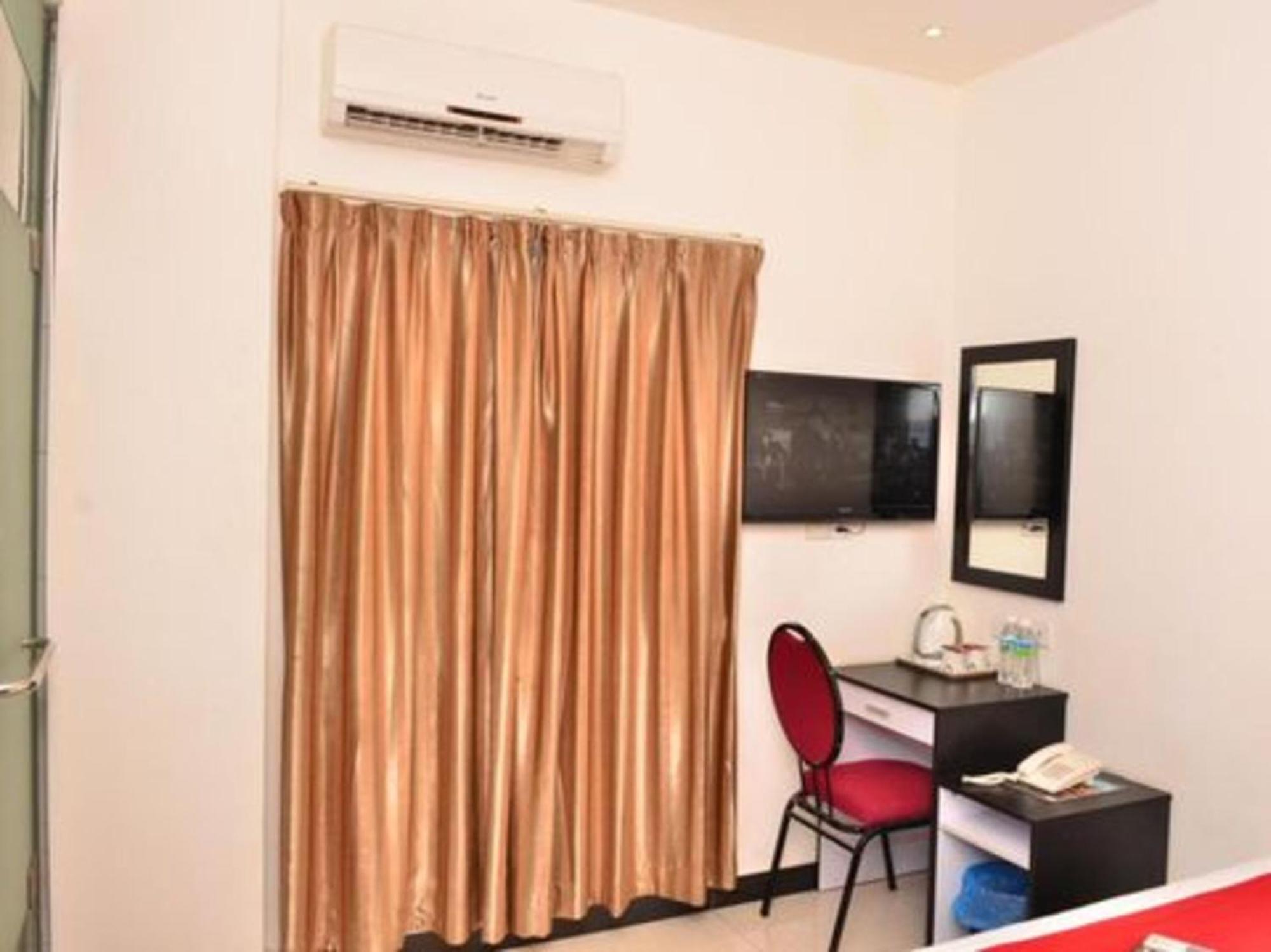 Oyo 91087 Hotel Dspark Port 巴生 外观 照片