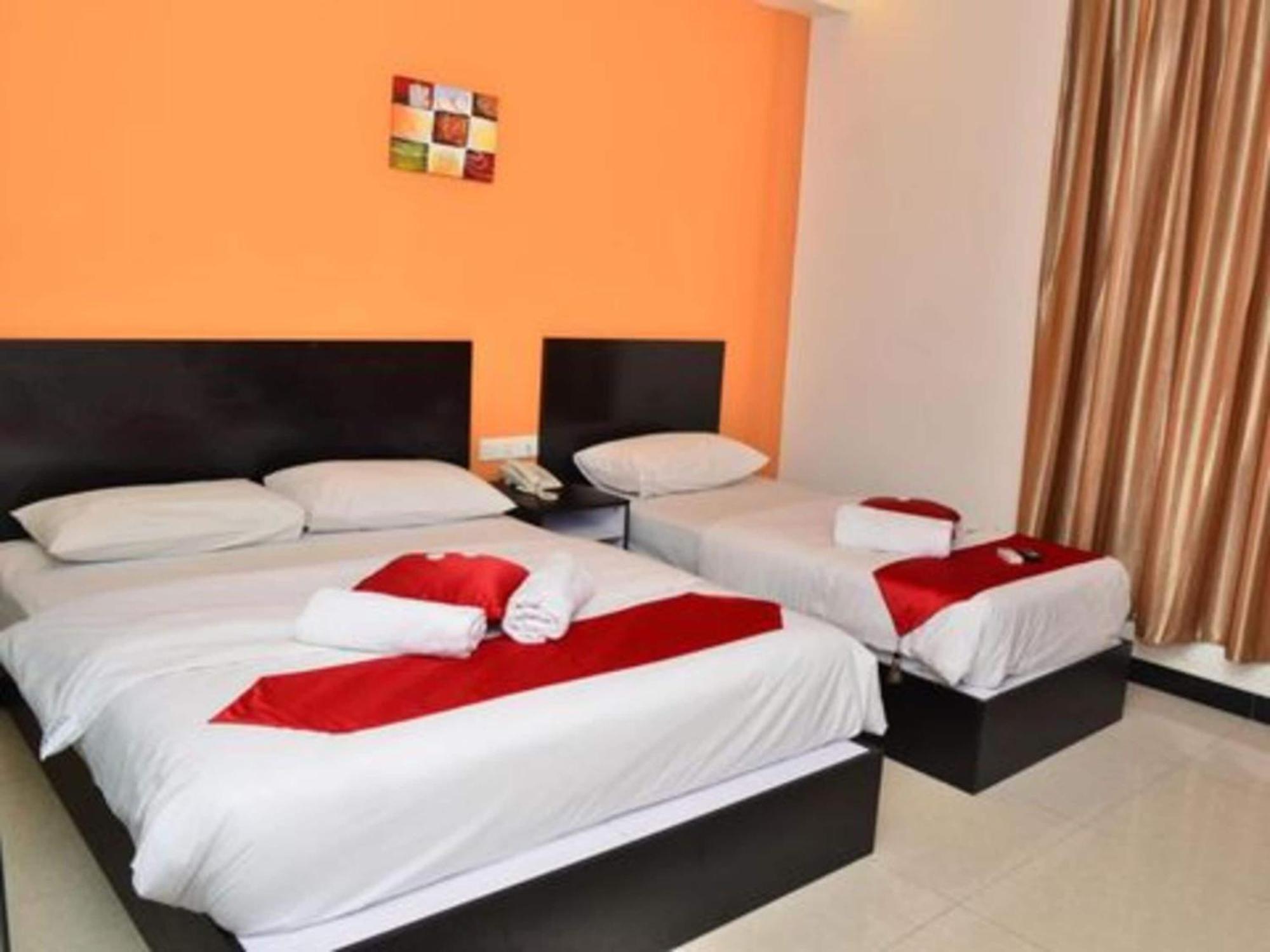 Oyo 91087 Hotel Dspark Port 巴生 外观 照片